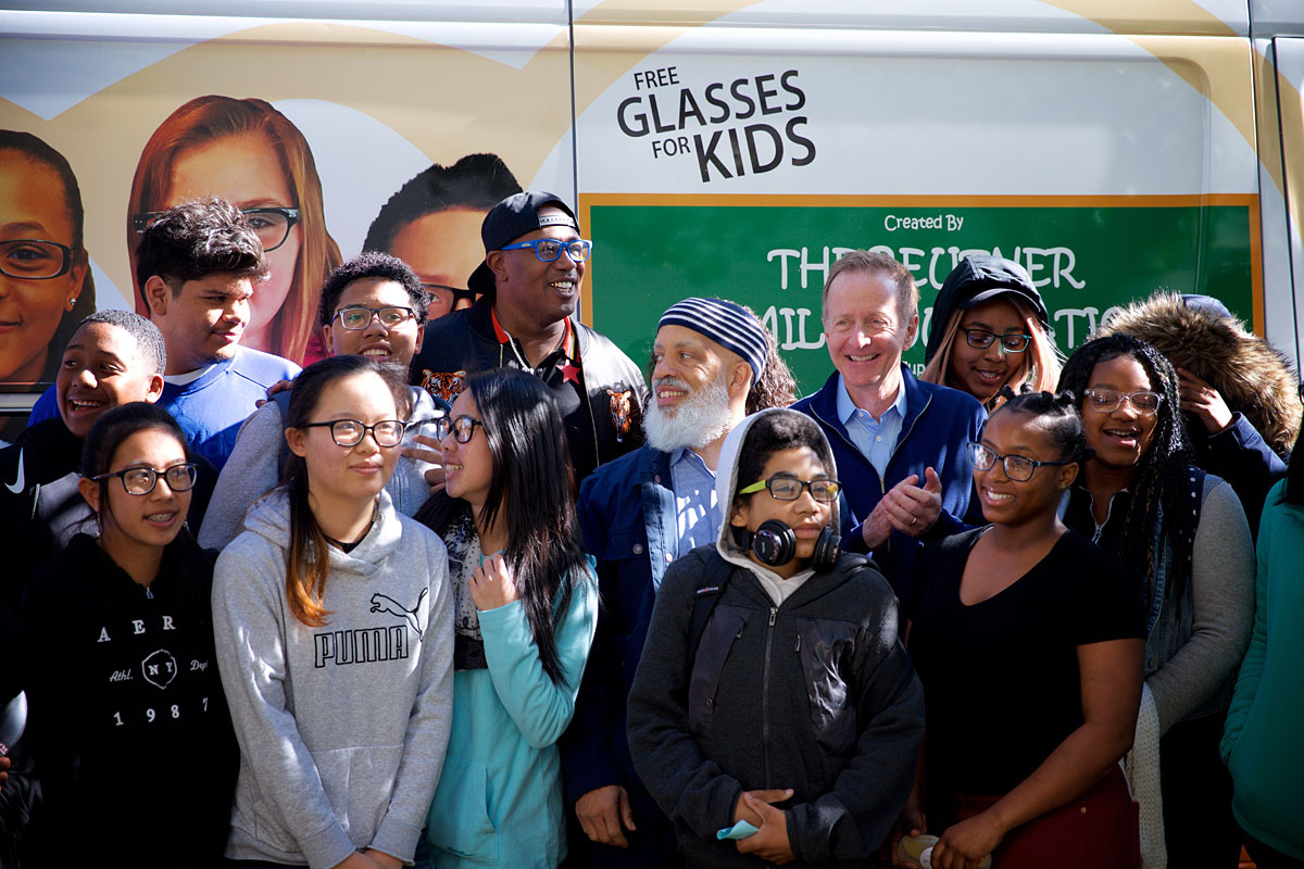 oakland-3-students-mobile-clinic